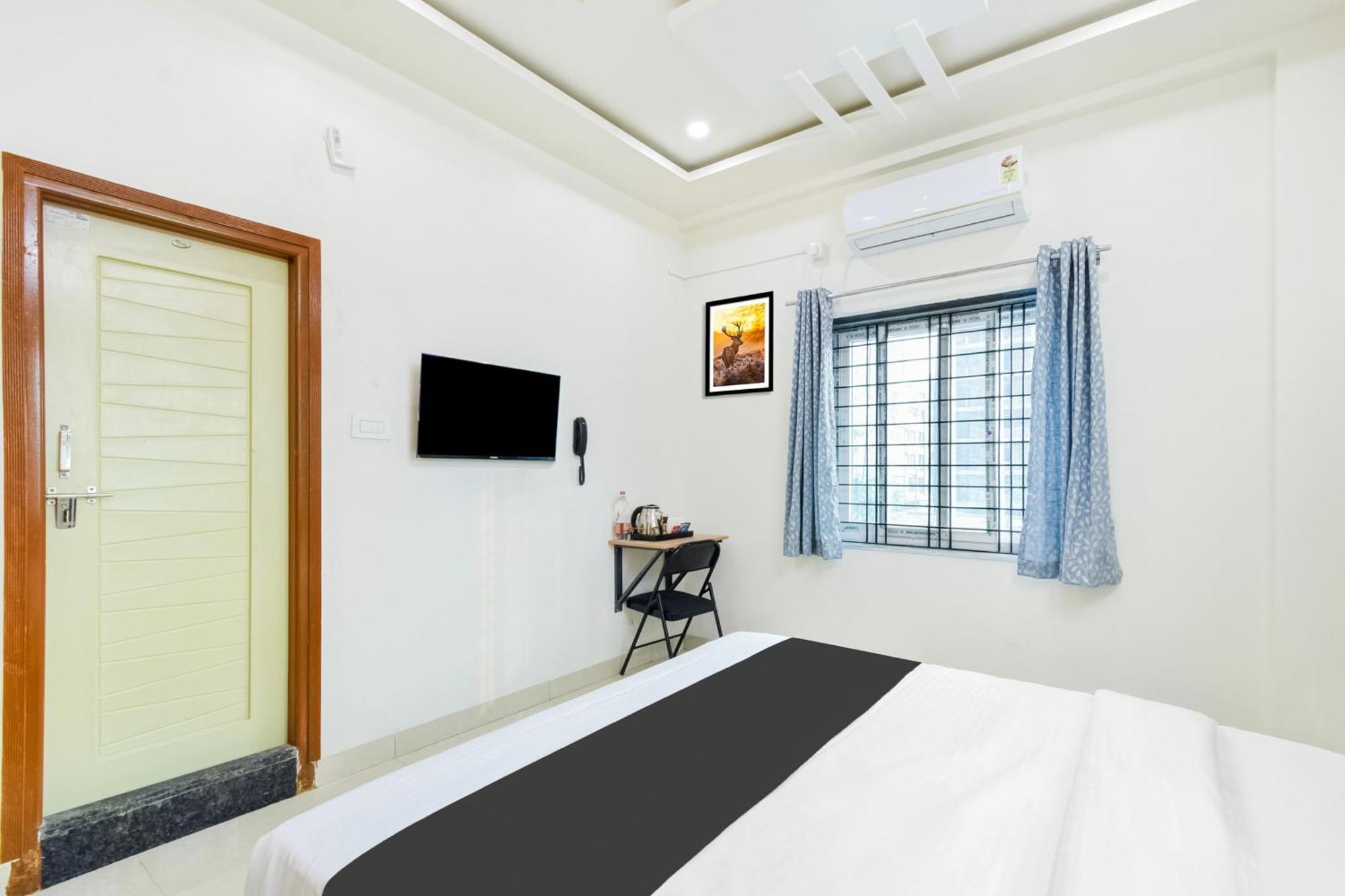 Super Townhouse Kokapet Formerly Aarian Tej Nilayam Gundipet Eksteriør billede