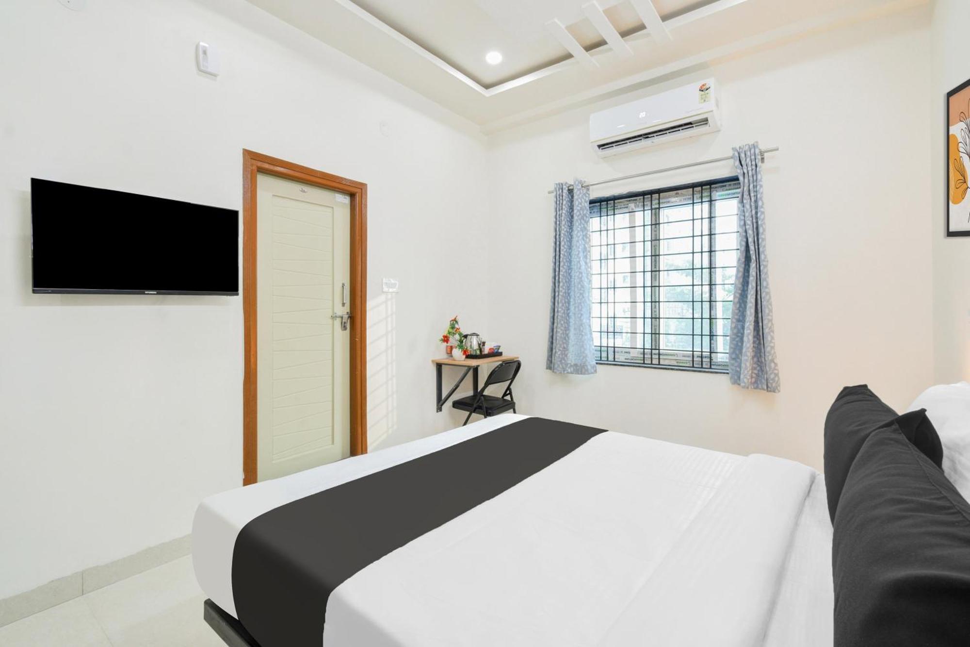 Super Townhouse Kokapet Formerly Aarian Tej Nilayam Gundipet Eksteriør billede